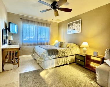 10729 W Sun City Boulevard - Photo Thumbnail 7