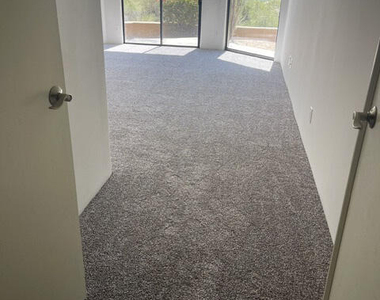 11015 E Desert Vista Drive - Photo Thumbnail 12