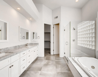 11015 E Desert Vista Drive - Photo Thumbnail 7