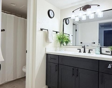 5995 N 78th Street - Photo Thumbnail 16