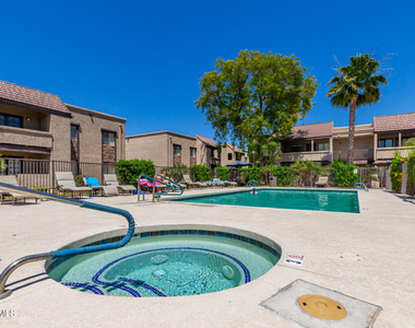 5995 N 78th Street - Photo Thumbnail 2