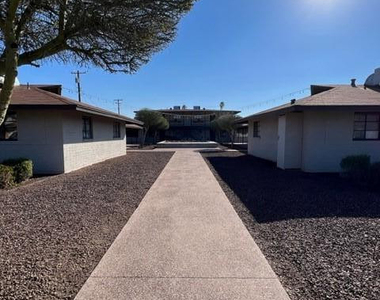 746 W Turney Avenue - Photo Thumbnail 10