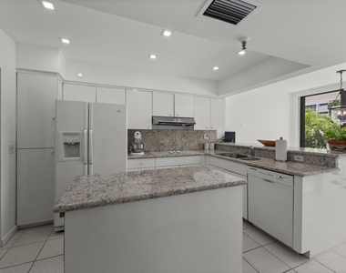 2580 S Ocean Boulevard - Photo Thumbnail 8