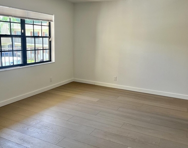 4243 Oak Terrace Drive - Photo Thumbnail 7