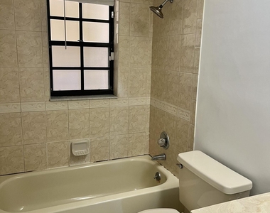 4243 Oak Terrace Drive - Photo Thumbnail 6