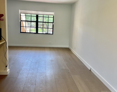 4243 Oak Terrace Drive - Photo Thumbnail 3