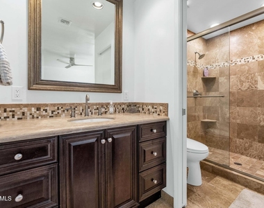 6198 N 28th Place - Photo Thumbnail 16