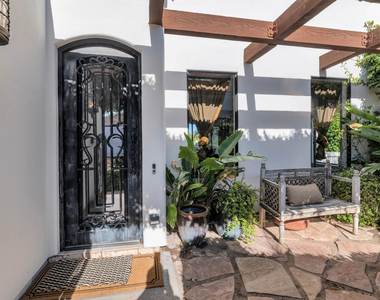 6198 N 28th Place - Photo Thumbnail 1