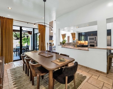 6198 N 28th Place - Photo Thumbnail 6