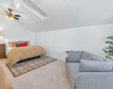 6198 N 28th Place - Photo Thumbnail 17