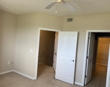 2058 Alta Meadows Lane - Photo Thumbnail 10