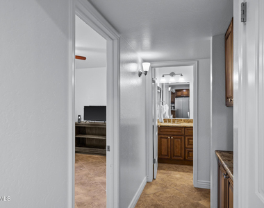 7118 E Buena Terra Way - Photo Thumbnail 17