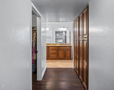 7118 E Buena Terra Way - Photo Thumbnail 27