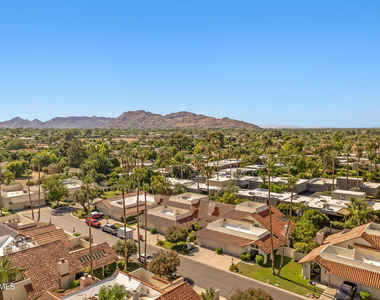 7118 E Buena Terra Way - Photo Thumbnail 41