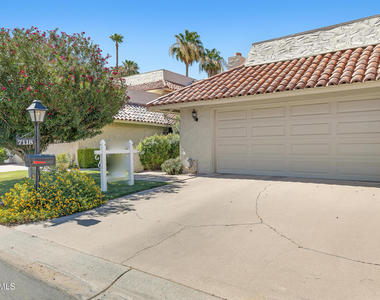 7118 E Buena Terra Way - Photo Thumbnail 2