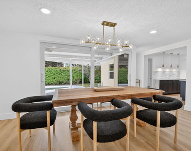 1221 Singer Drive - Photo Thumbnail 9
