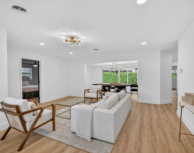 1221 Singer Drive - Photo Thumbnail 6
