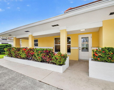 1221 Singer Drive - Photo Thumbnail 7