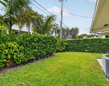 1221 Singer Drive - Photo Thumbnail 21