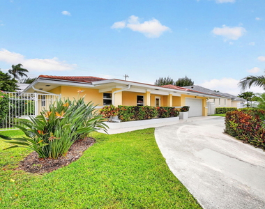 1221 Singer Drive - Photo Thumbnail 16