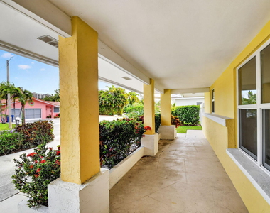 1221 Singer Drive - Photo Thumbnail 17