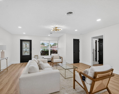 1221 Singer Drive - Photo Thumbnail 5
