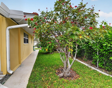 1221 Singer Drive - Photo Thumbnail 20