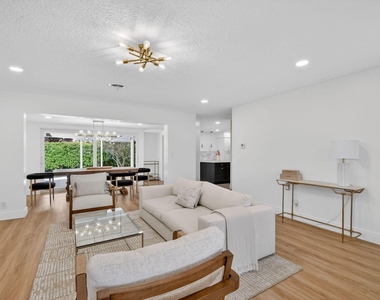 1221 Singer Drive - Photo Thumbnail 8