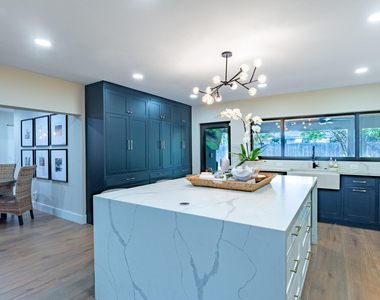 335 Franklin Road - Photo Thumbnail 9