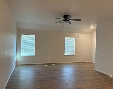 819 S Wilson Avenue - Photo Thumbnail 2