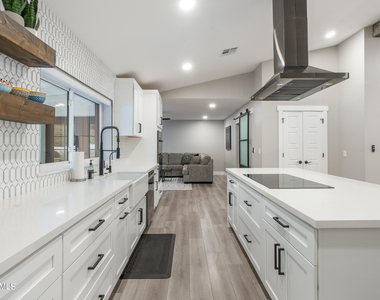 1641 W Evans Drive - Photo Thumbnail 17
