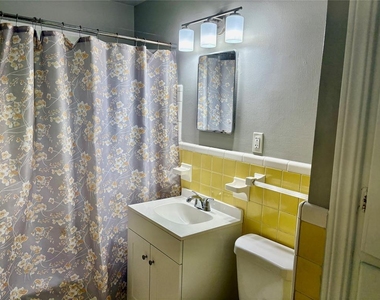 1702 W Britton Road - Photo Thumbnail 3