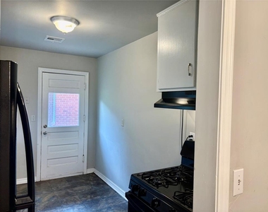 1702 W Britton Road - Photo Thumbnail 12