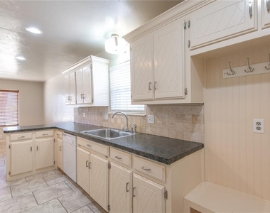 1321 Kelly Park Road - Photo Thumbnail 13