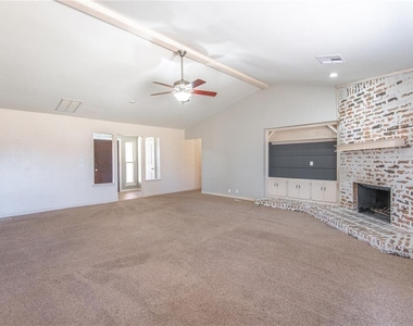 1321 Kelly Park Road - Photo Thumbnail 9