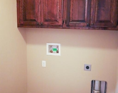 10605 Nw 17th - Photo Thumbnail 17