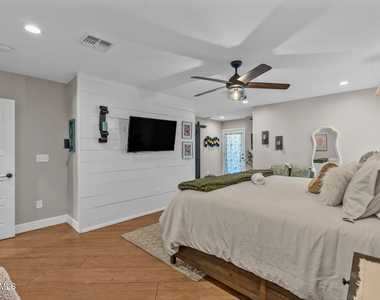 4402 E Turney Avenue - Photo Thumbnail 18