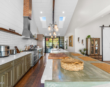 4402 E Turney Avenue - Photo Thumbnail 8