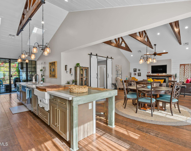 4402 E Turney Avenue - Photo Thumbnail 13