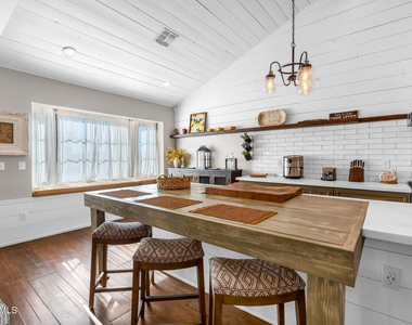 4402 E Turney Avenue - Photo Thumbnail 15