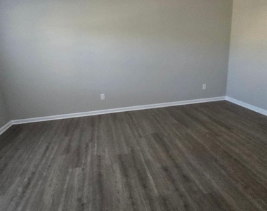 1151 Bentley Court - Photo Thumbnail 6