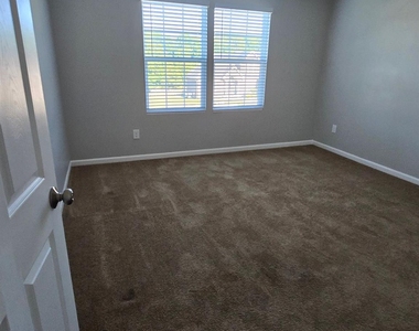 1151 Bentley Court - Photo Thumbnail 26