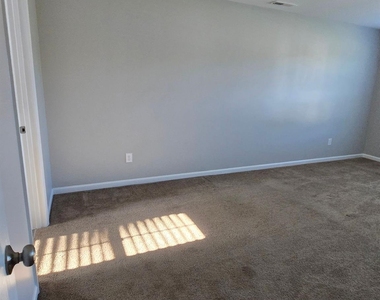 1151 Bentley Court - Photo Thumbnail 10