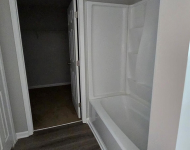 1151 Bentley Court - Photo Thumbnail 15