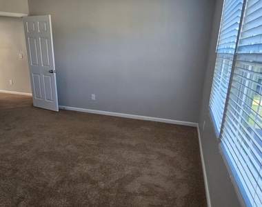 1151 Bentley Court - Photo Thumbnail 28