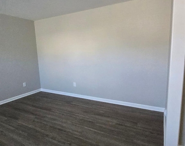 1151 Bentley Court - Photo Thumbnail 11