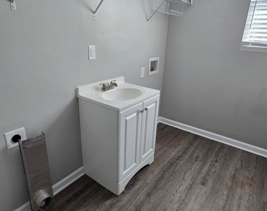 1151 Bentley Court - Photo Thumbnail 16