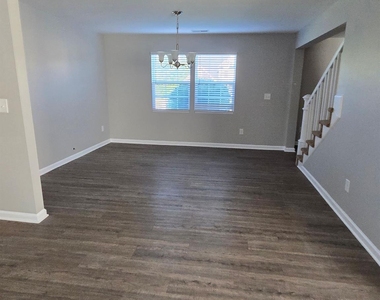 1151 Bentley Court - Photo Thumbnail 3
