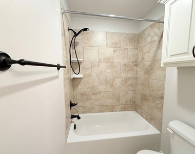 18600 Luna Drive - Photo Thumbnail 13