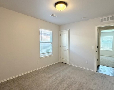 18600 Luna Drive - Photo Thumbnail 14